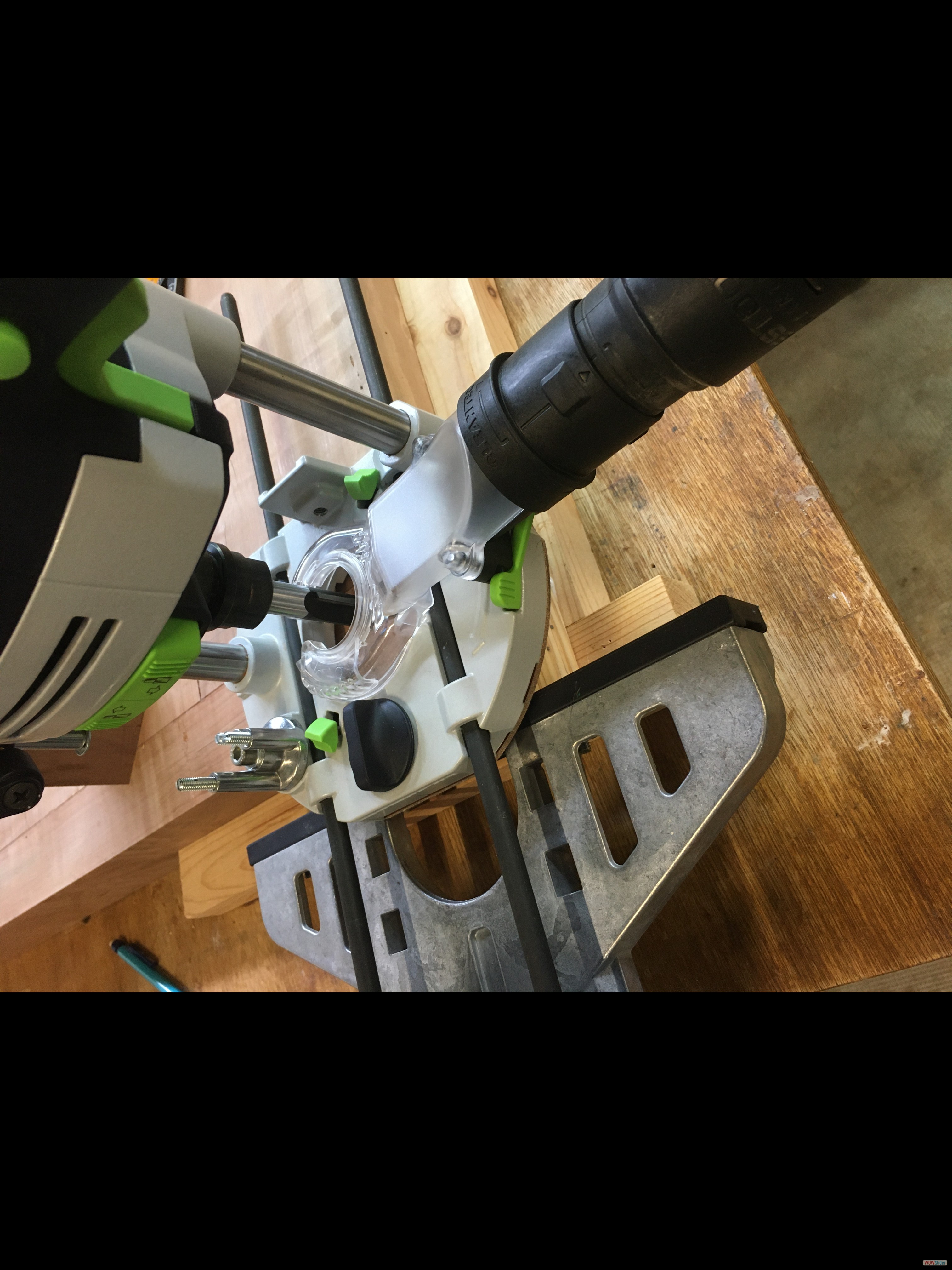 Usinage des mortaises avec une défonceuse.